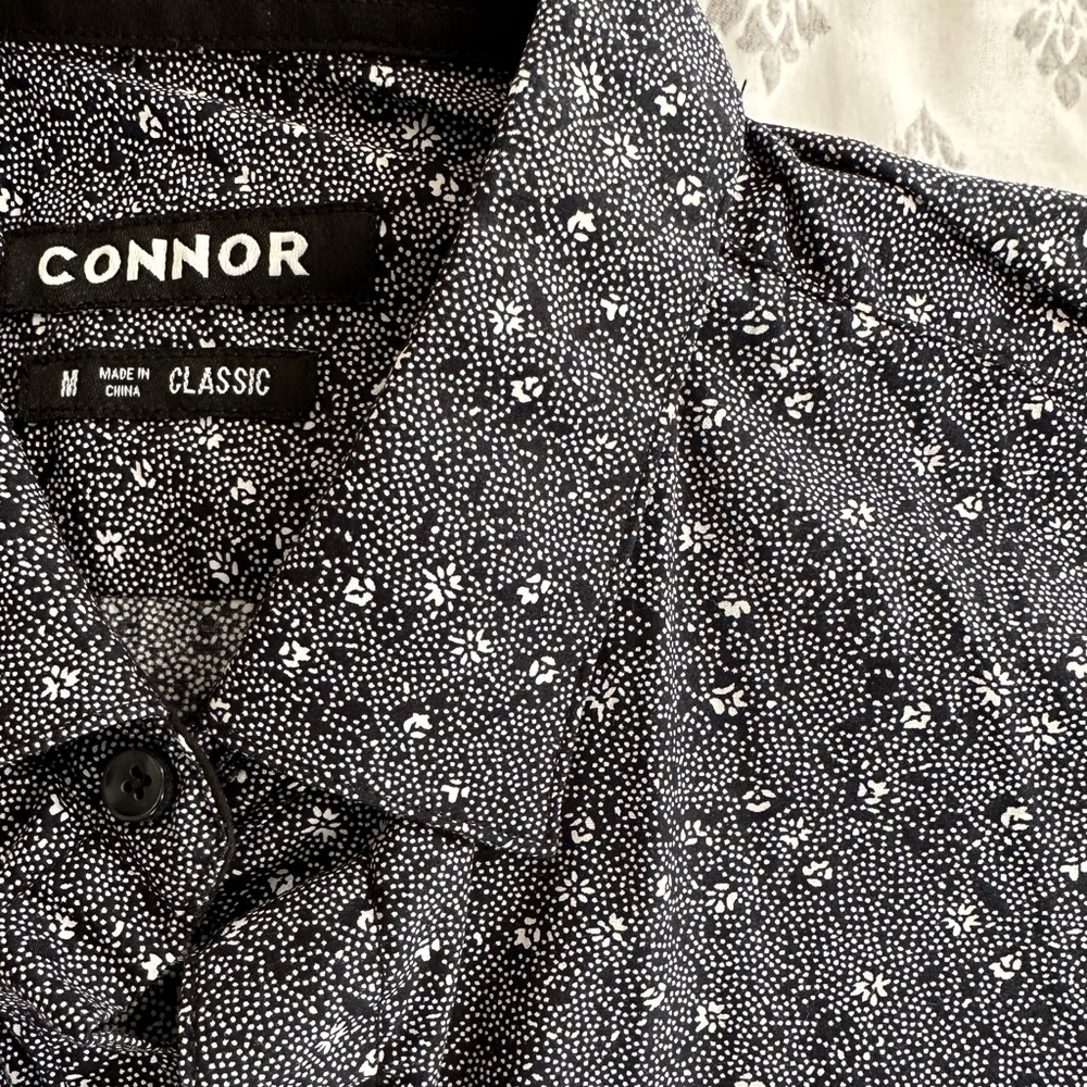 Textured men’s medium shirt